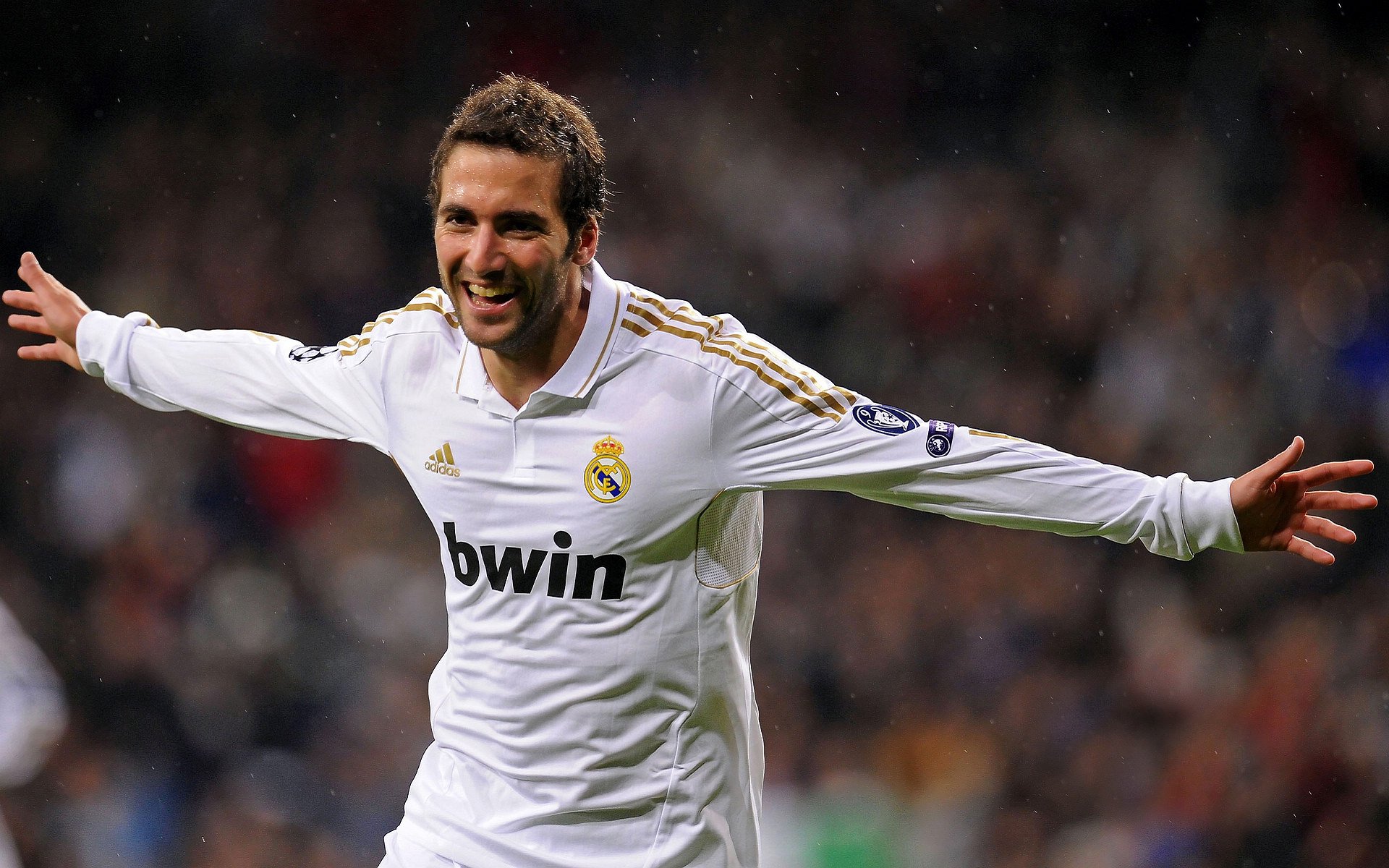 “爆发式全场攻势,比分不断刷新纪录,比赛精彩绝伦”,爆发力爆棚